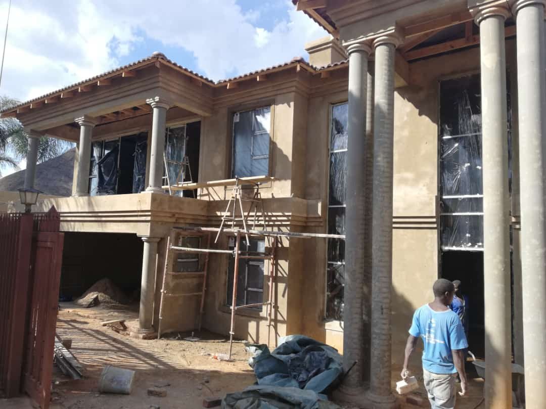 Brick and Motta team at work on a double-storey build